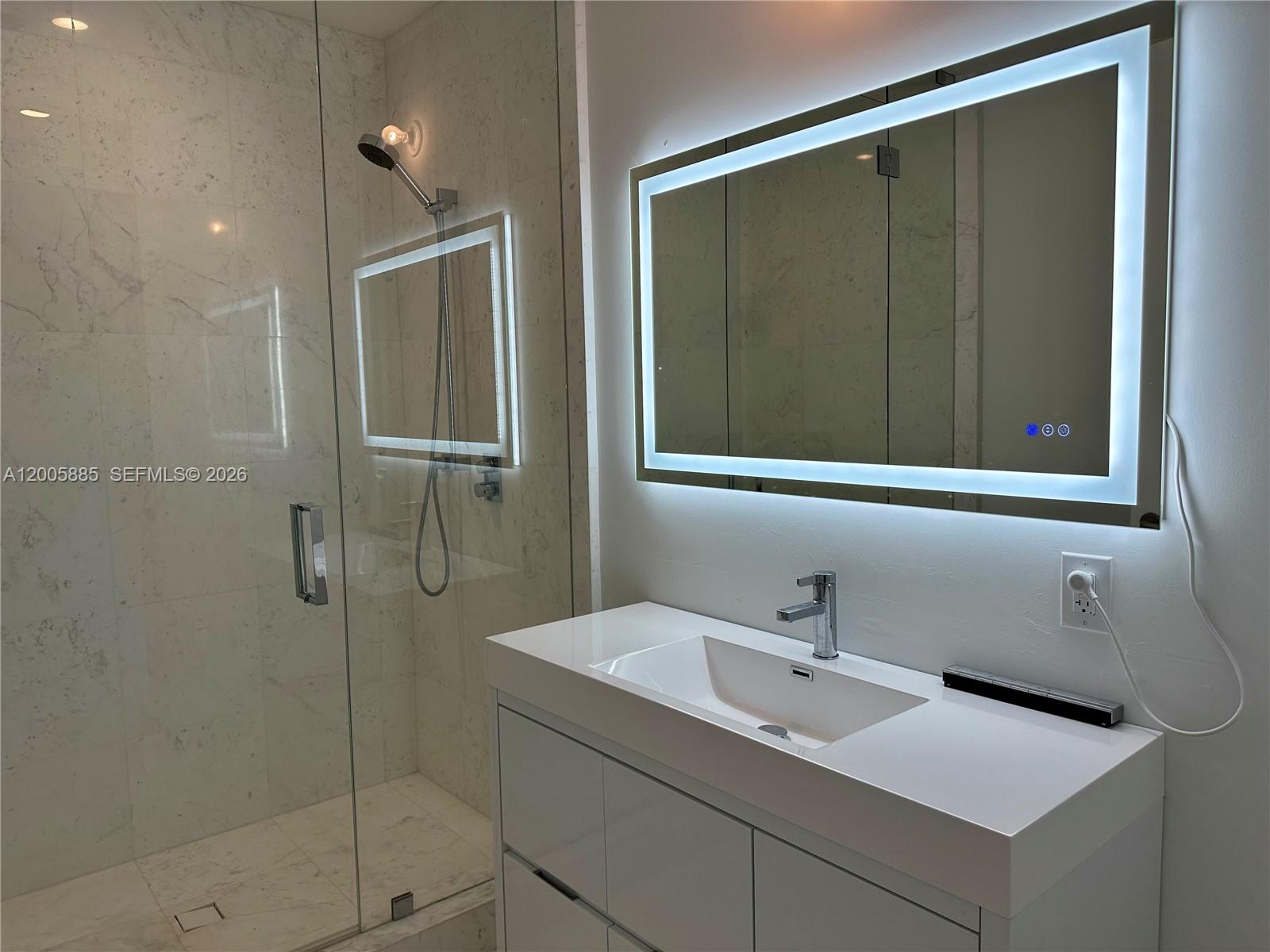 18555 COLLINS AVENUE COND - Residential