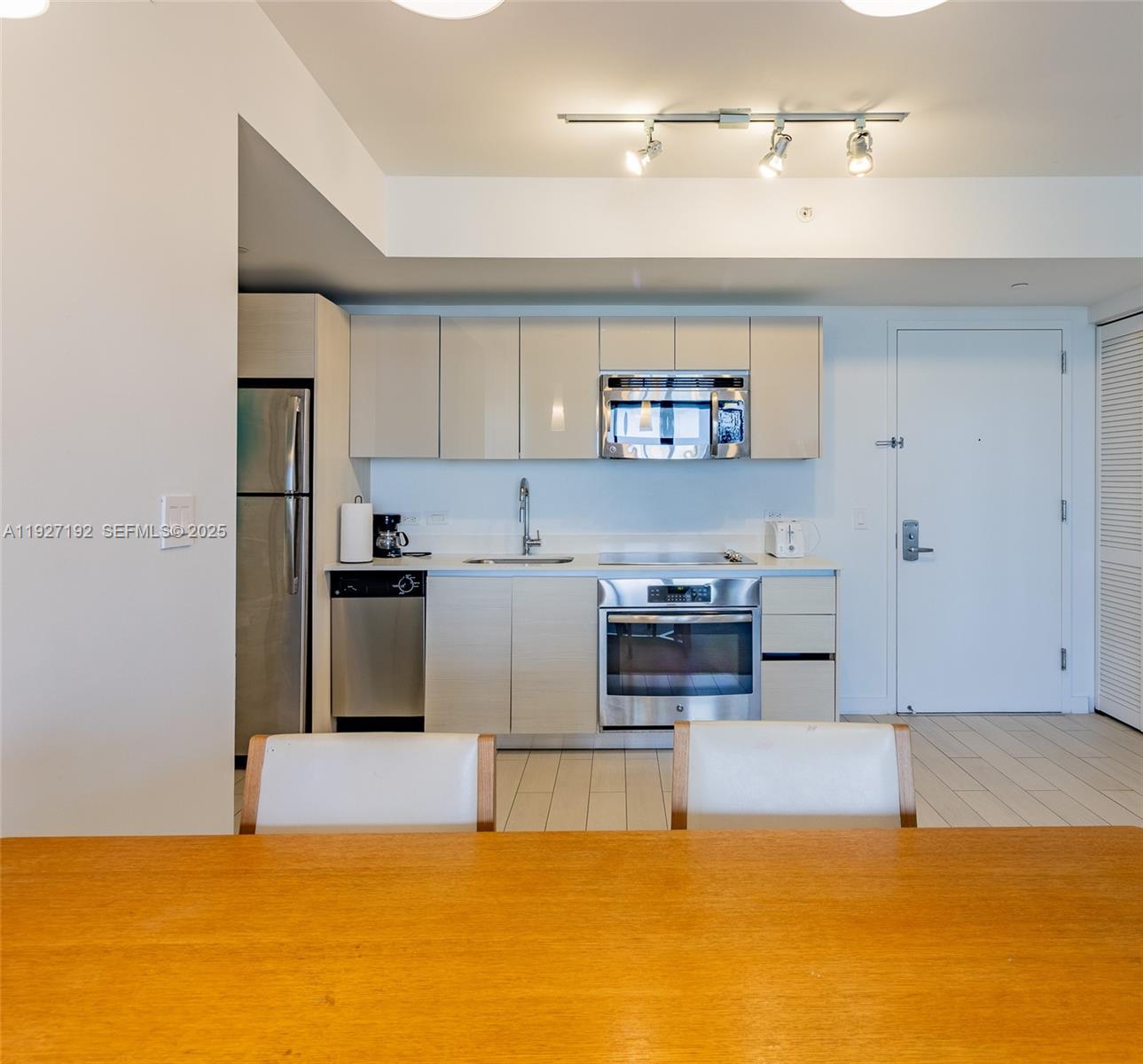 BEACHWALK CONDOMINIUM - Residential