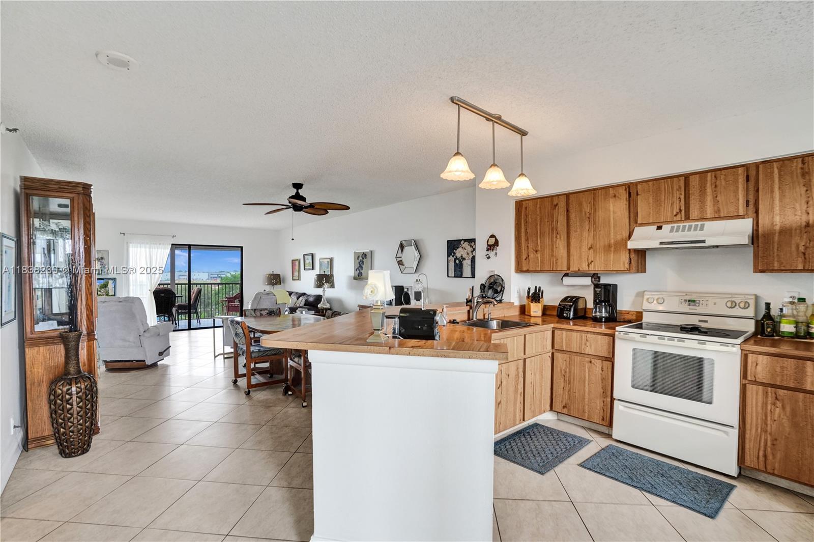 CYPRESS BEND CONDOMINIUM - Residential