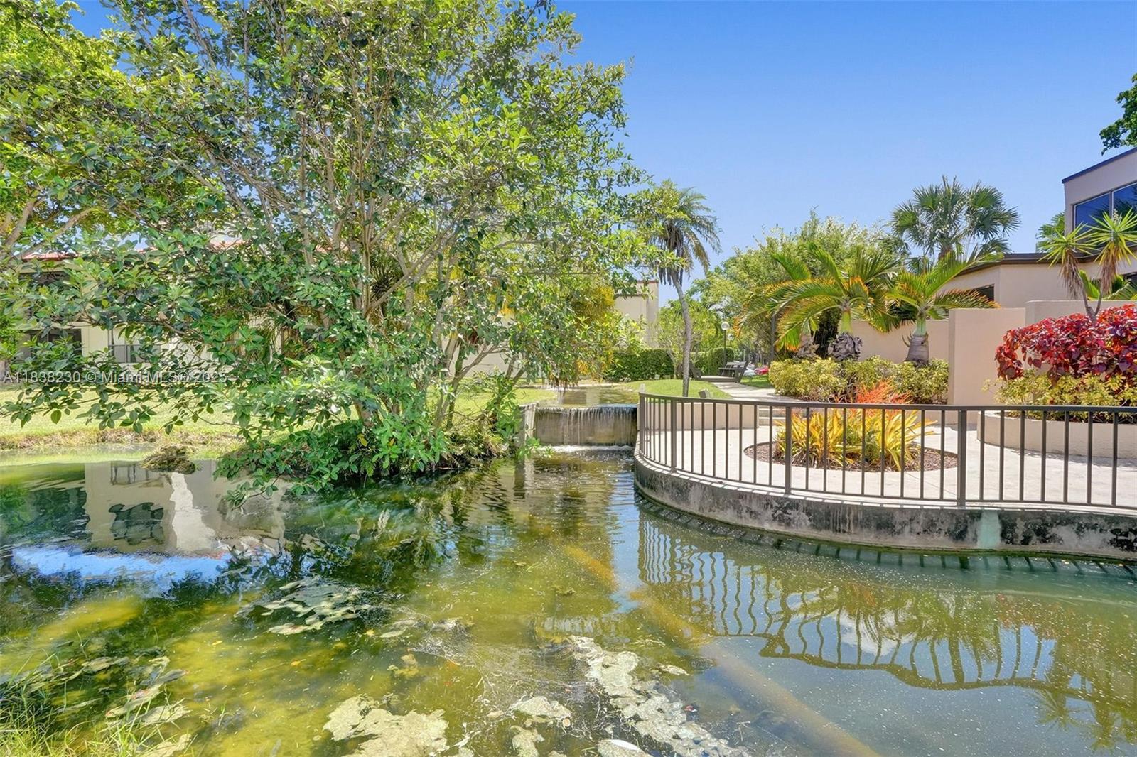 CYPRESS BEND CONDOMINIUM - Residential