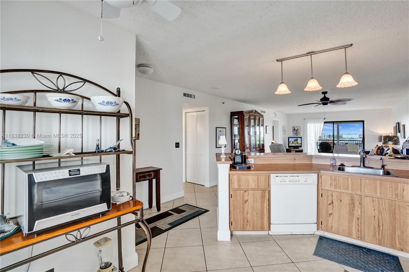 CYPRESS BEND CONDOMINIUM - Residential