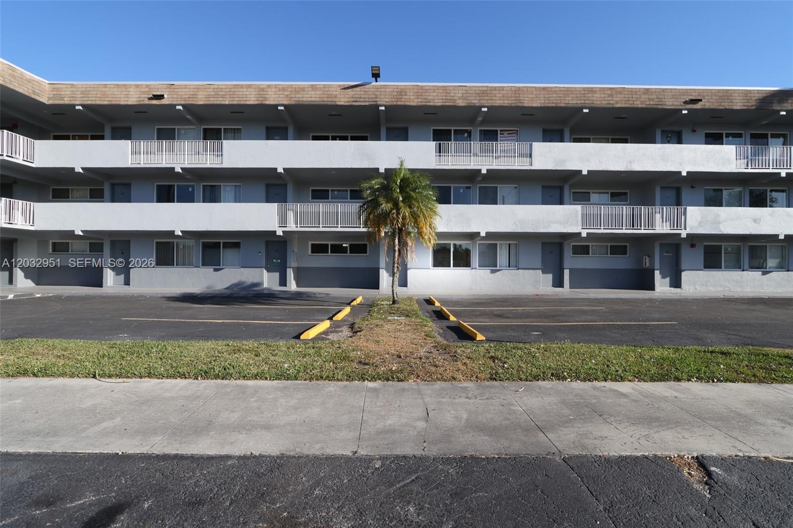 AGUA DULCE CONDO - Residential