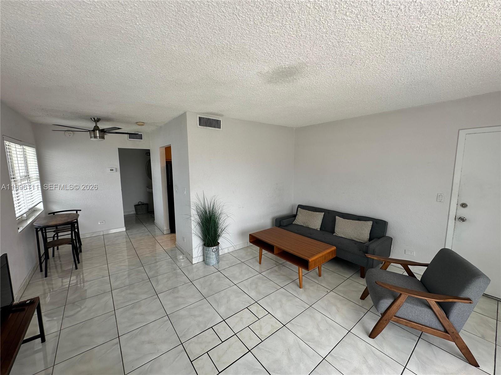 EASTERN SHORES WHITE HOUS - Residential
