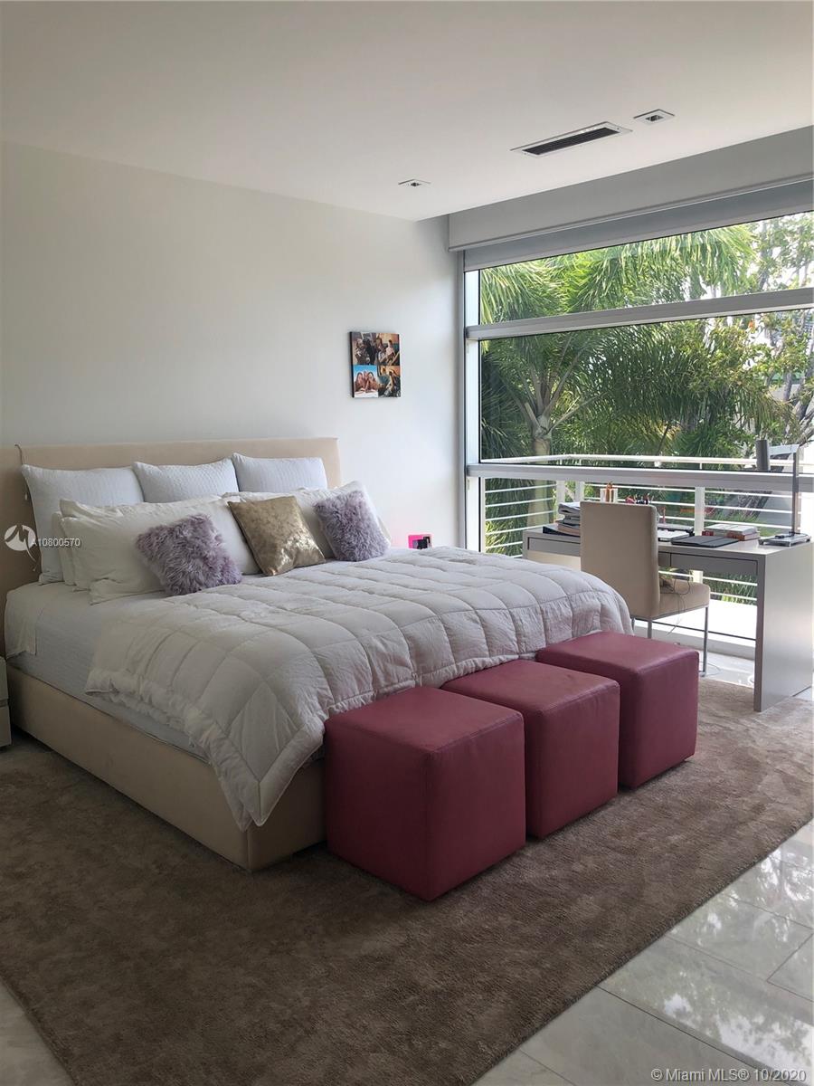 TROPICAL ISLE HOME SUB 4 - Residential
