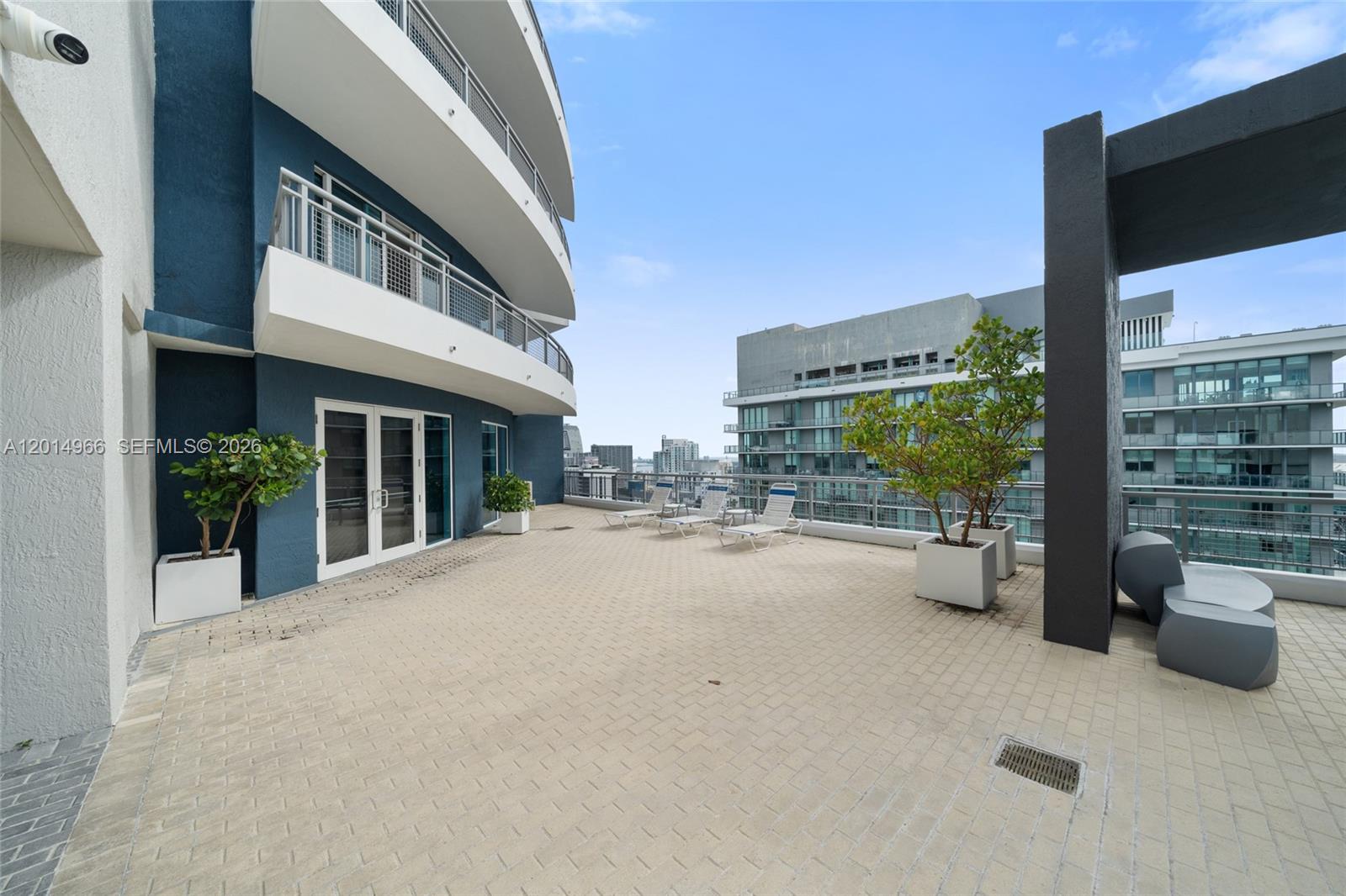 INFINITY AT BRICKELL COND - Residential