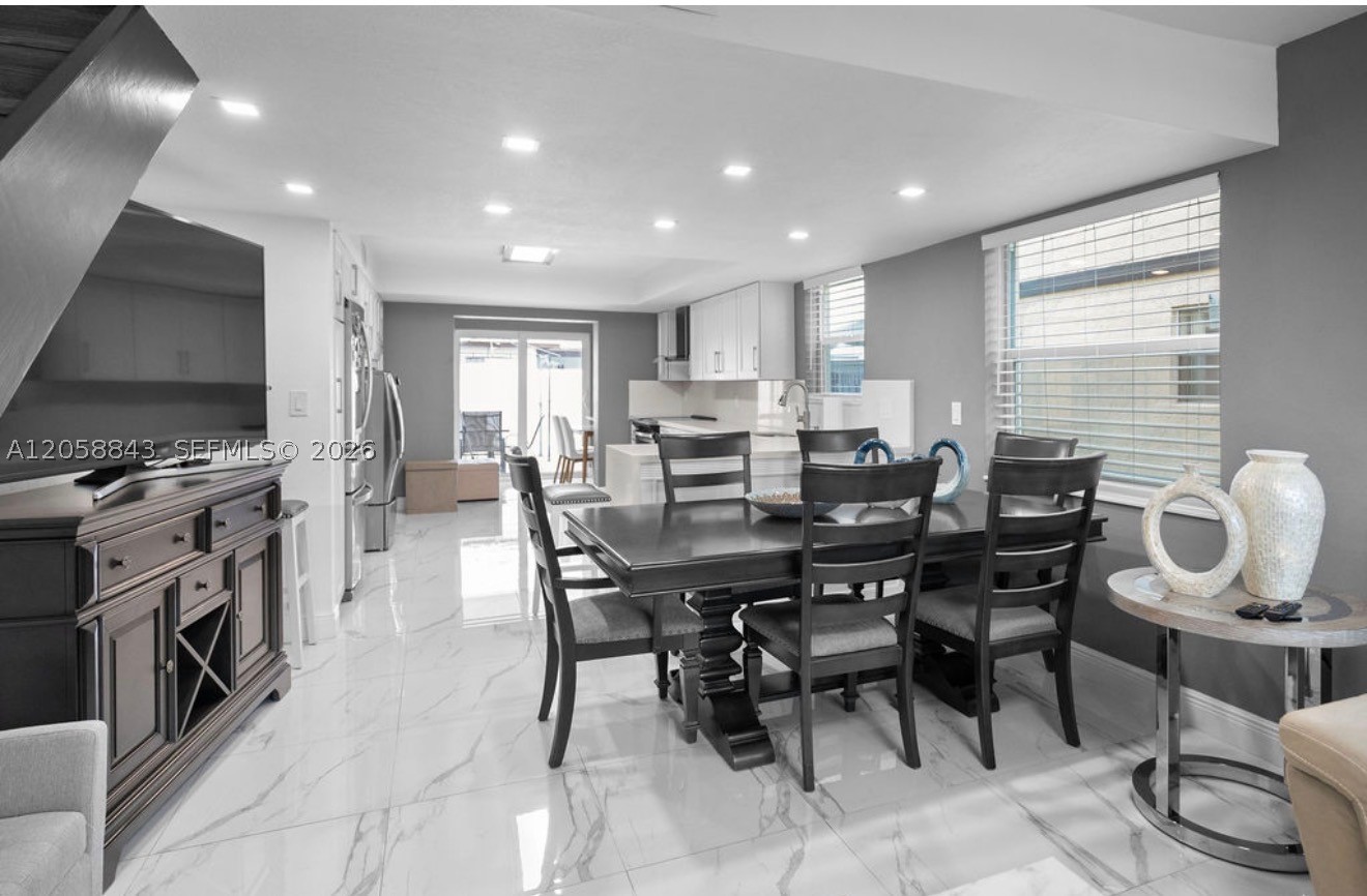 OASIS EN MANGO HILL CONDO - Residential