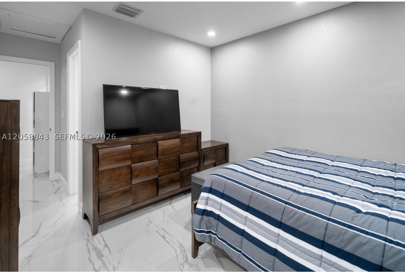 OASIS EN MANGO HILL CONDO - Residential