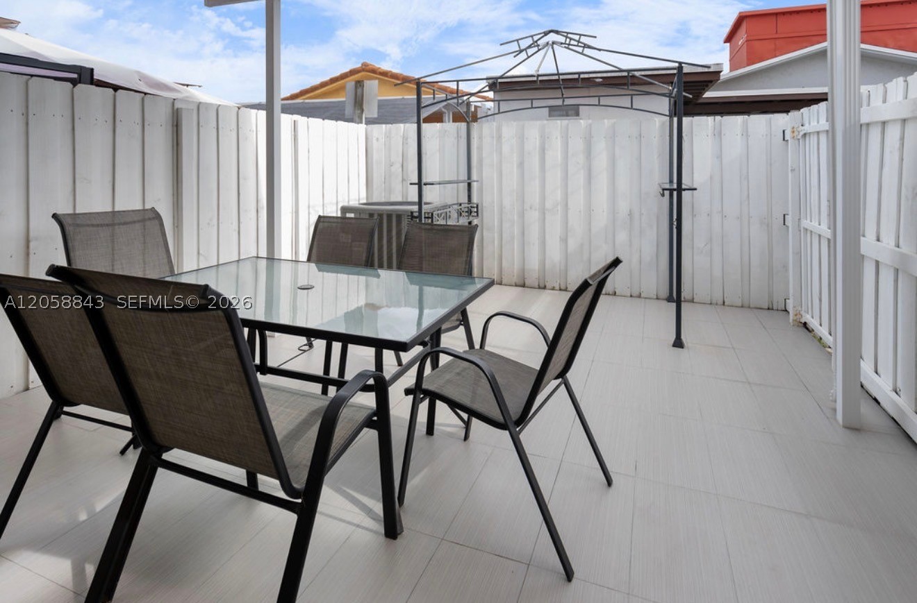 OASIS EN MANGO HILL CONDO - Residential