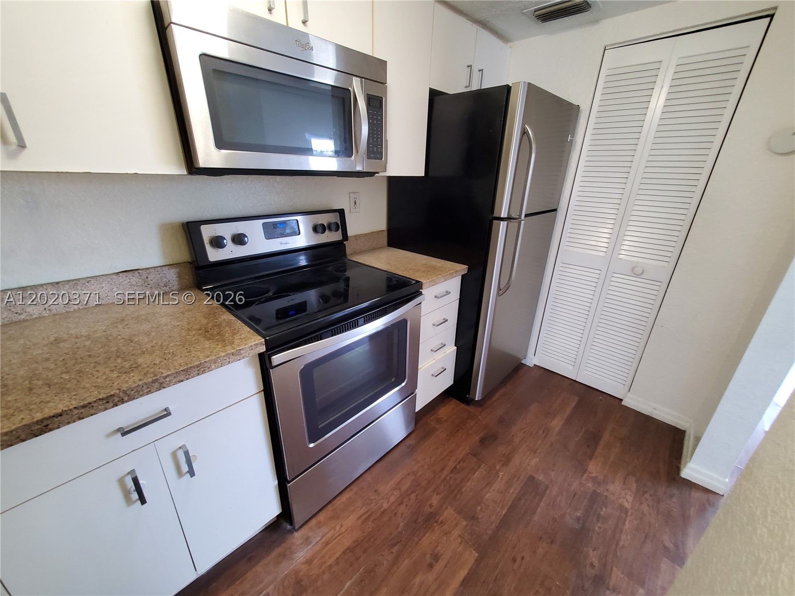 SUNSET PALM VILLAS CONDO - Residential