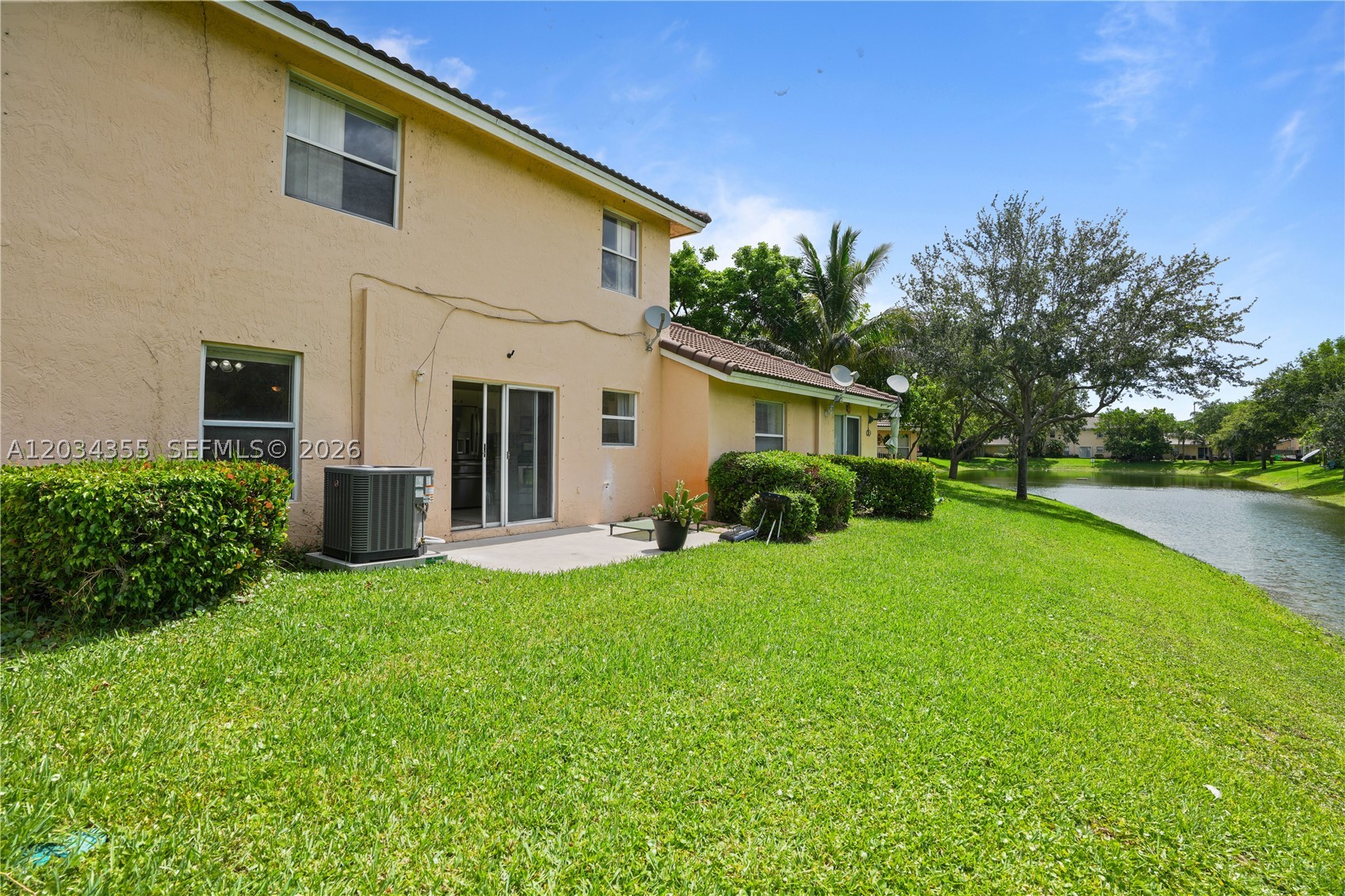 RAINTREE VILLAS - Residential
