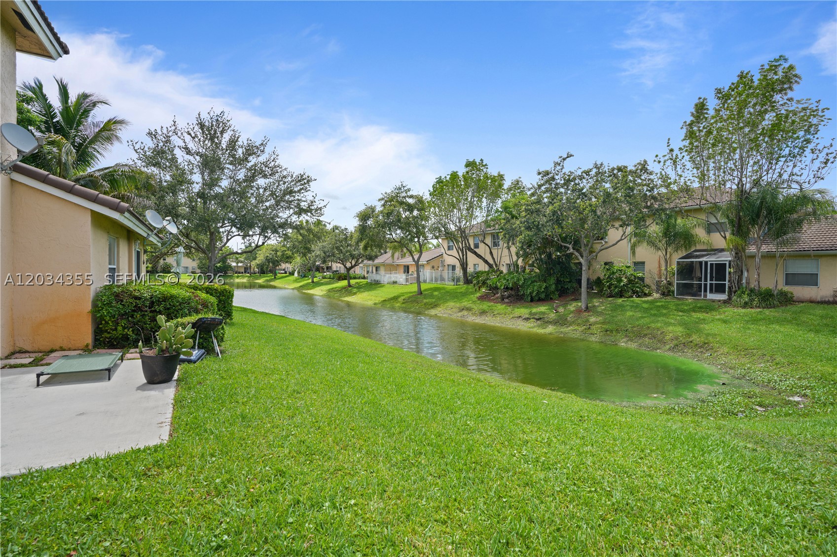 RAINTREE VILLAS - Residential