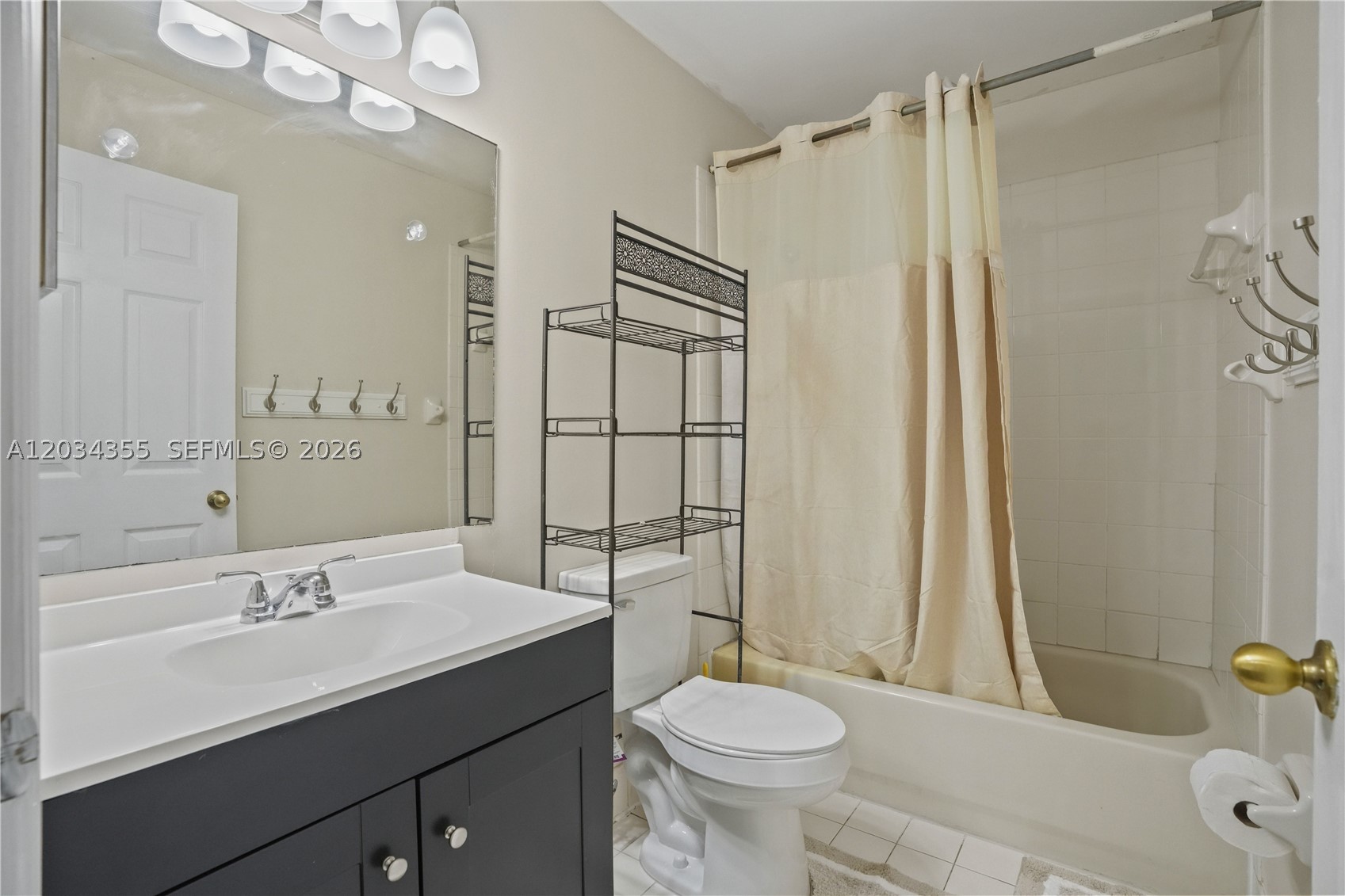 RAINTREE VILLAS - Residential