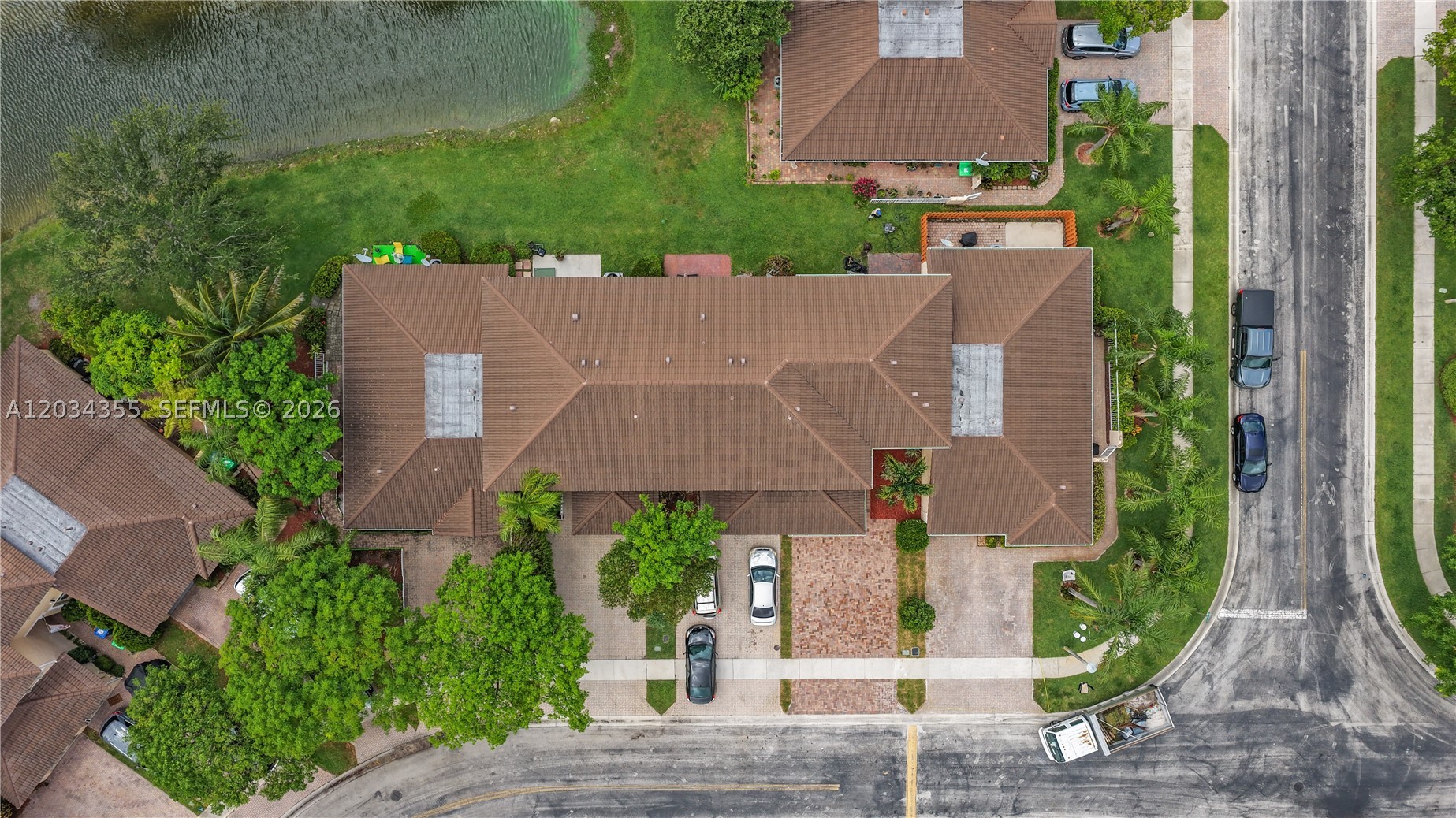 RAINTREE VILLAS - Residential