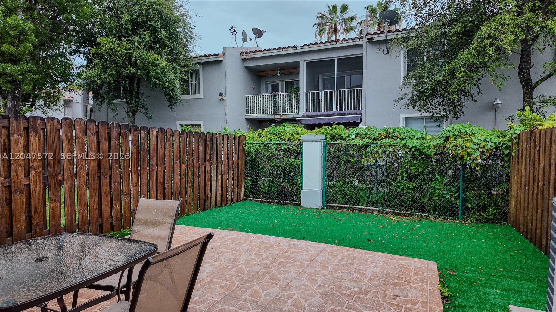 DIMENSIONS AT DORAL - Residential Lease