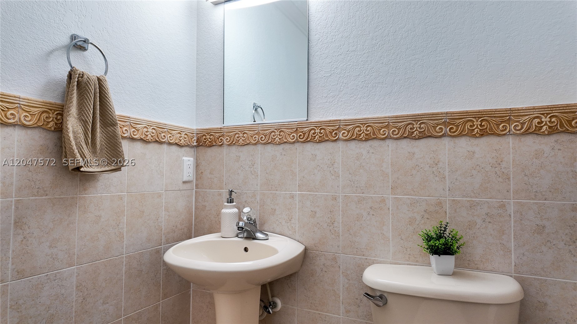 DIMENSIONS AT DORAL - Residential Lease