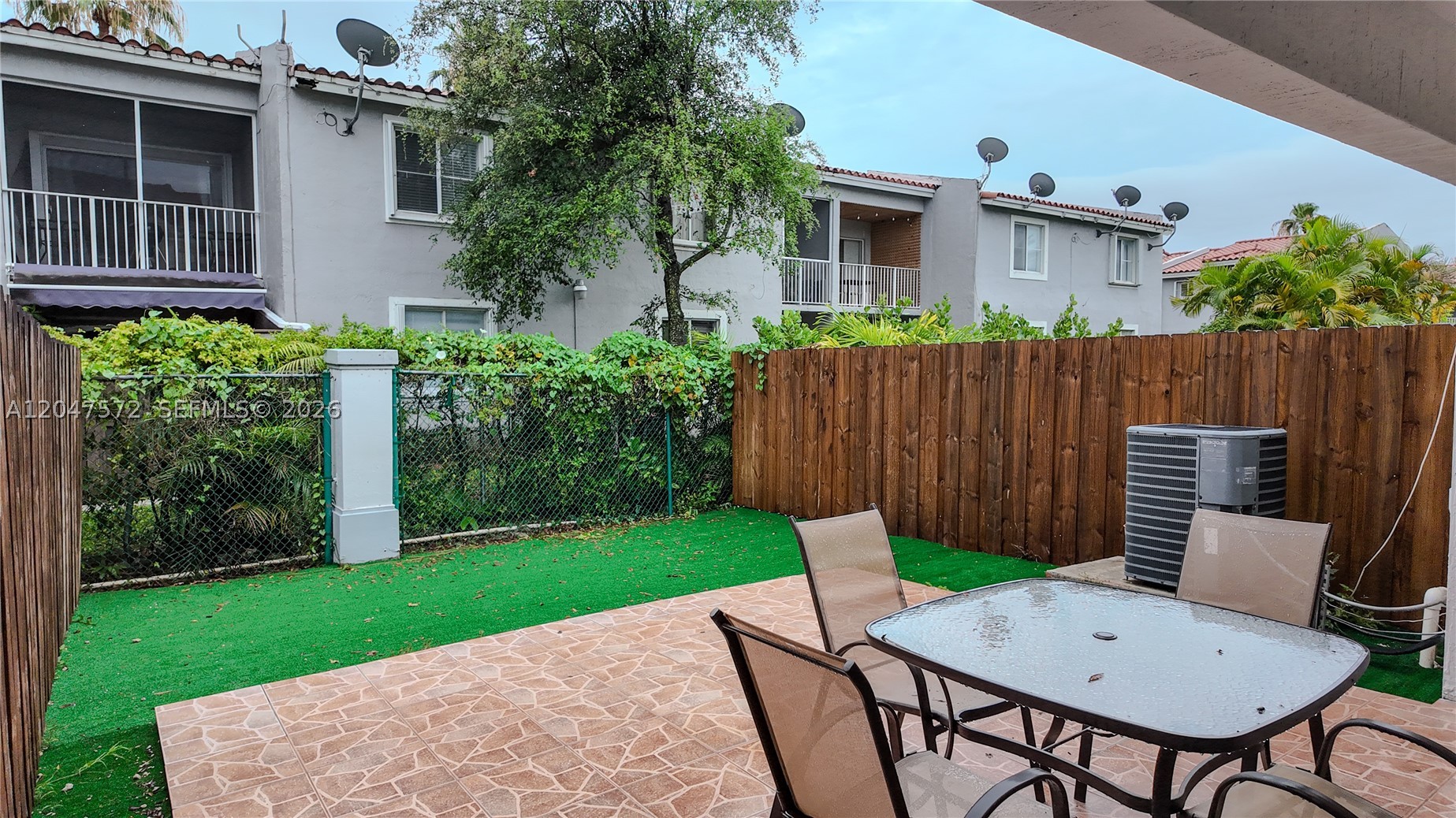 DIMENSIONS AT DORAL - Residential Lease