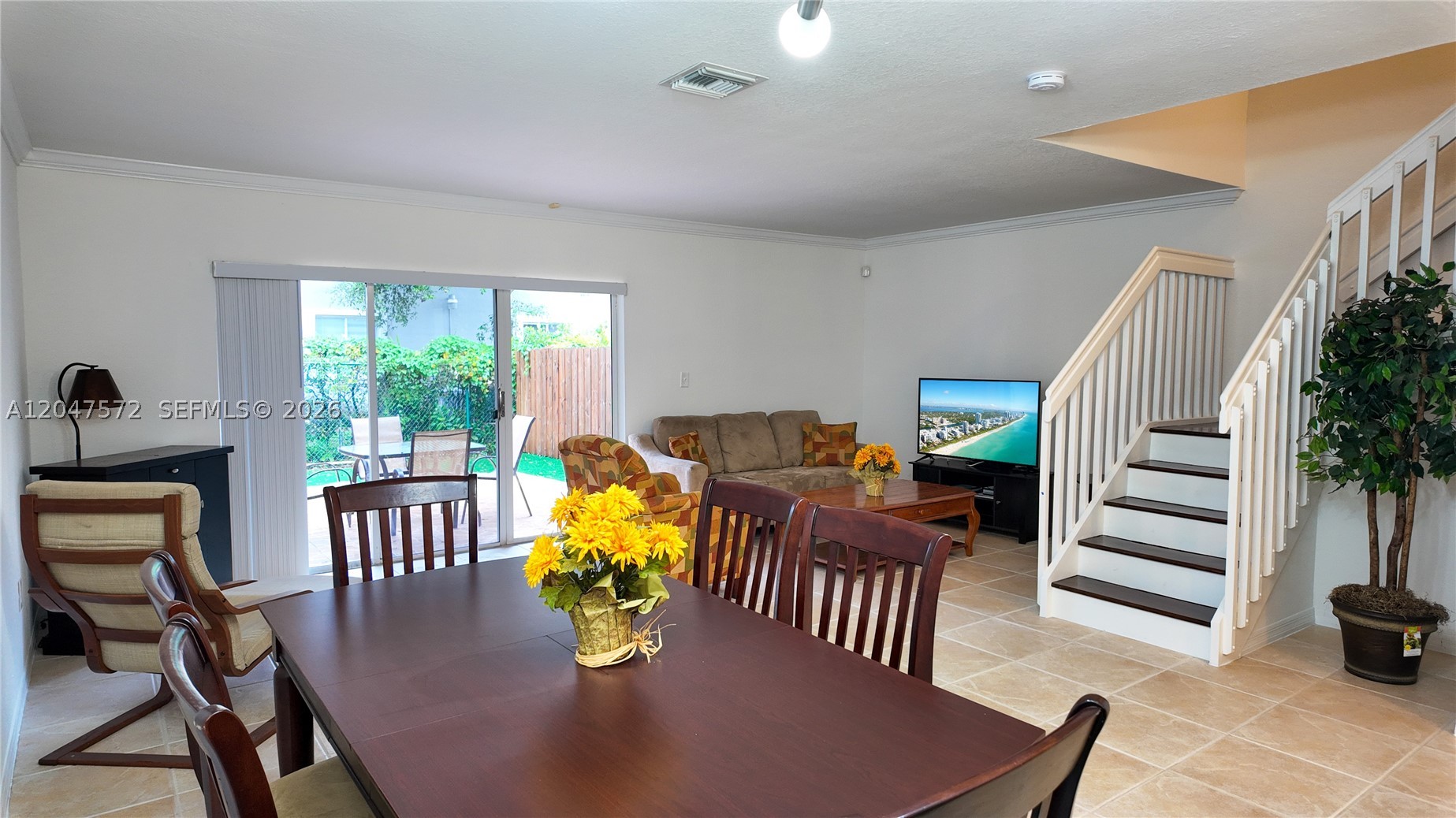 DIMENSIONS AT DORAL - Residential Lease