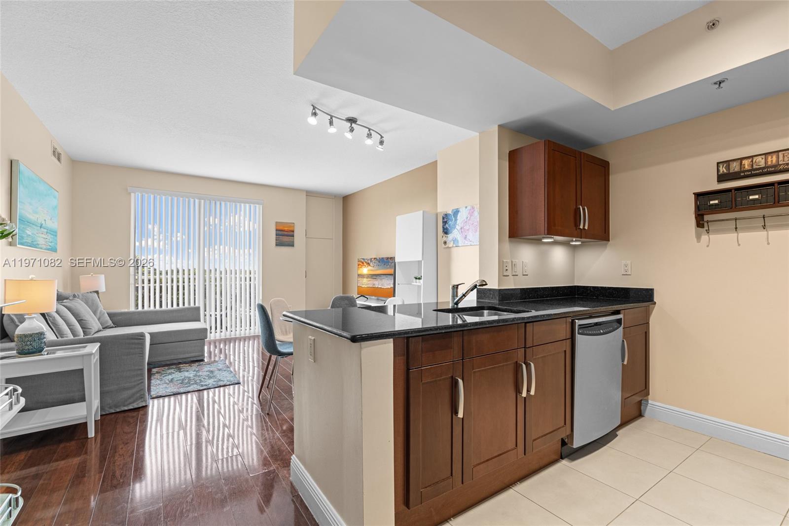 DOWNTOWN DADELAND CONDO N - Residential