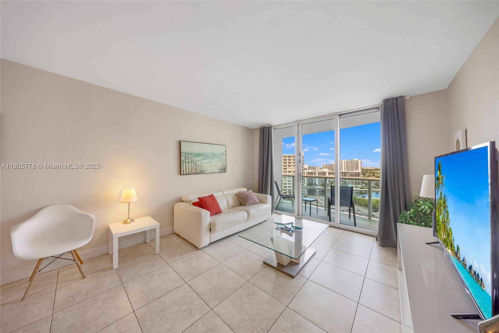 TIDES ON HOLLYWOOD BEACH - Residential