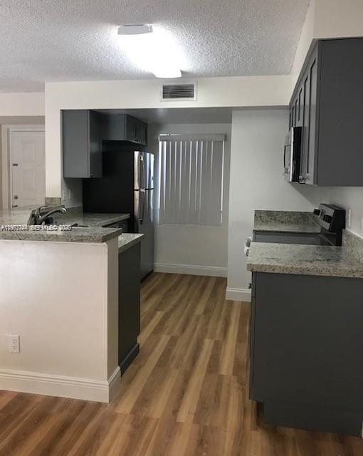 SUMMERBREEZE CONDO - Residential