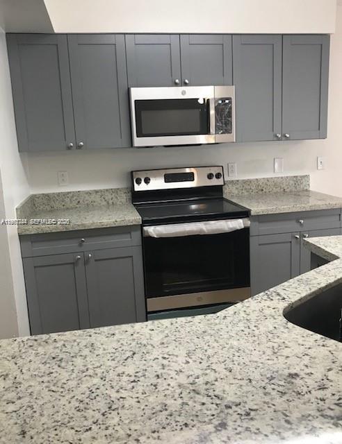 SUMMERBREEZE CONDO - Residential