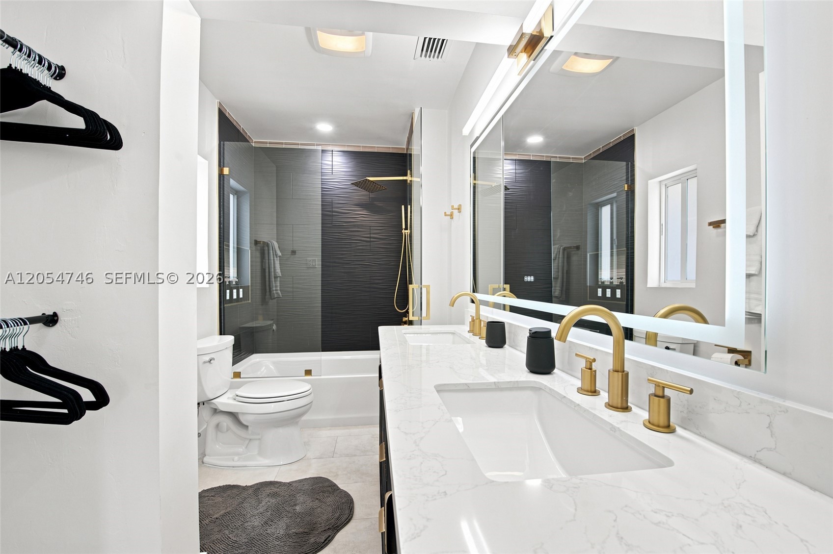 PINE CREST FIRST ADD - Residential