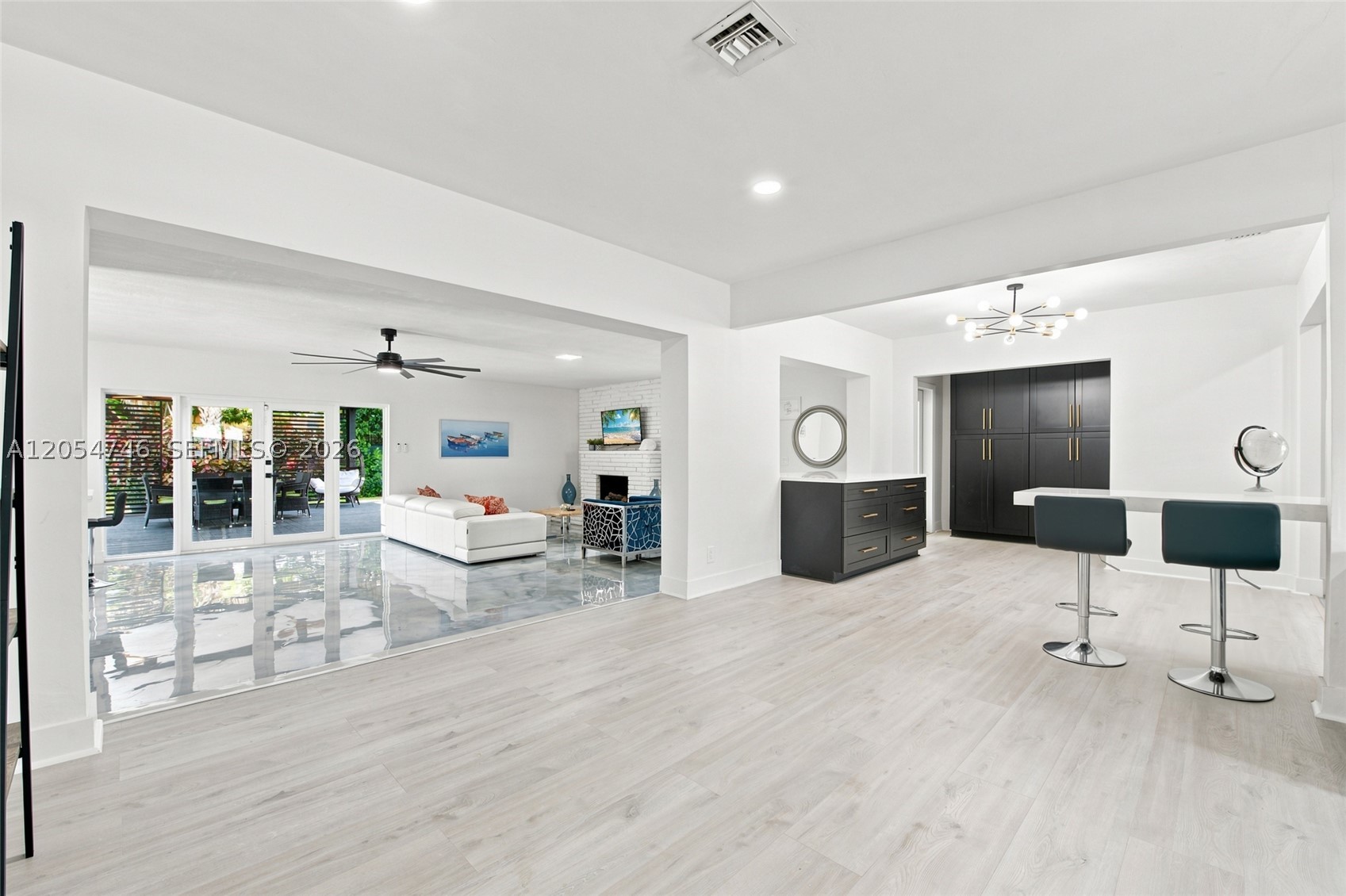 PINE CREST FIRST ADD - Residential