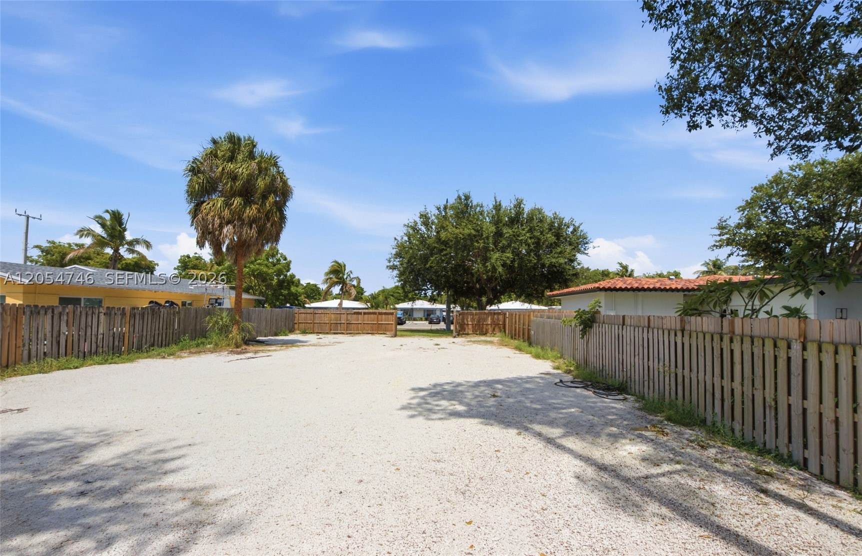 PINE CREST FIRST ADD - Residential