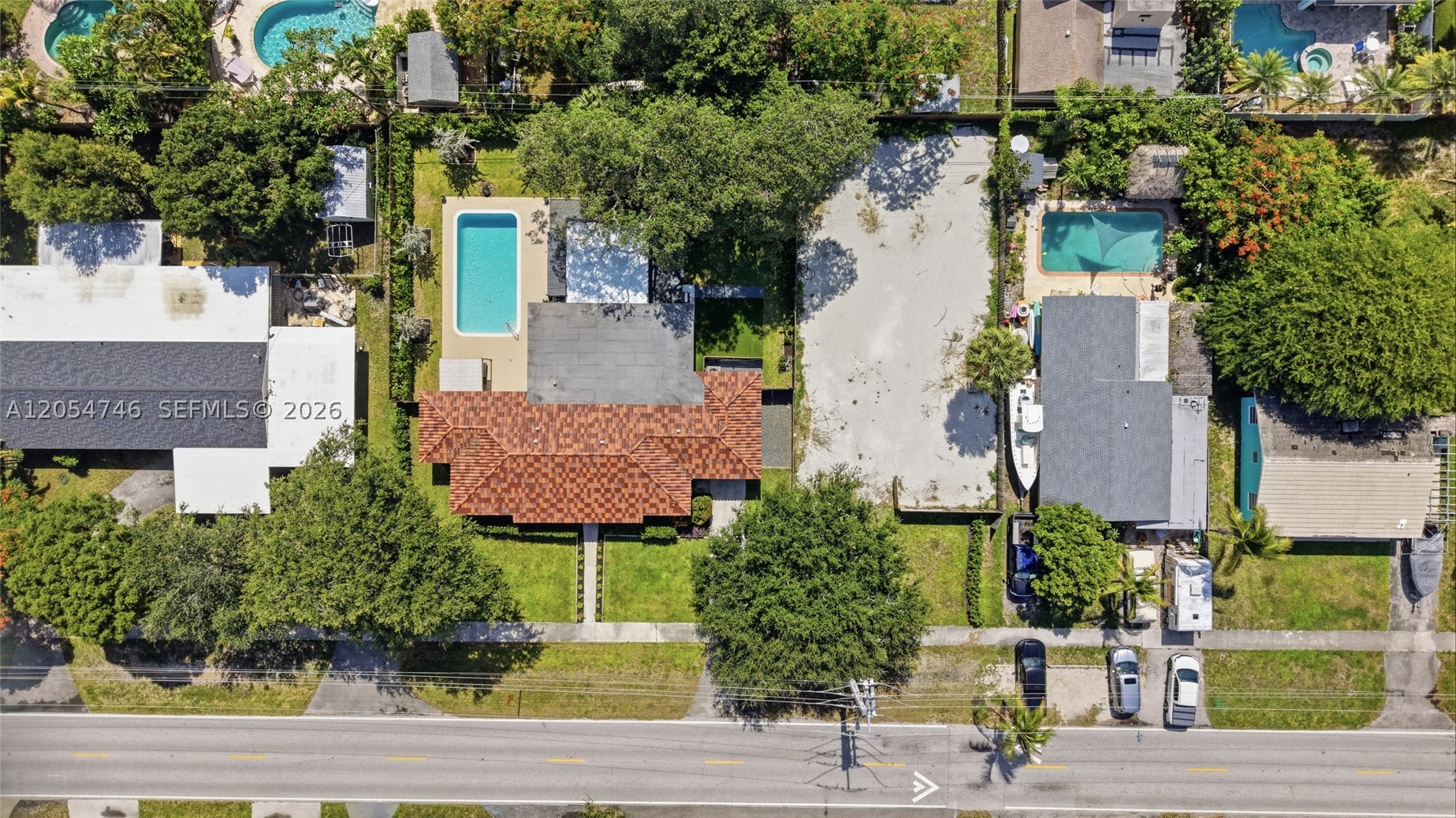 PINE CREST FIRST ADD - Residential
