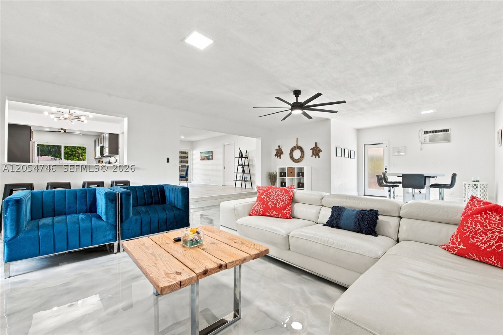 PINE CREST FIRST ADD - Residential