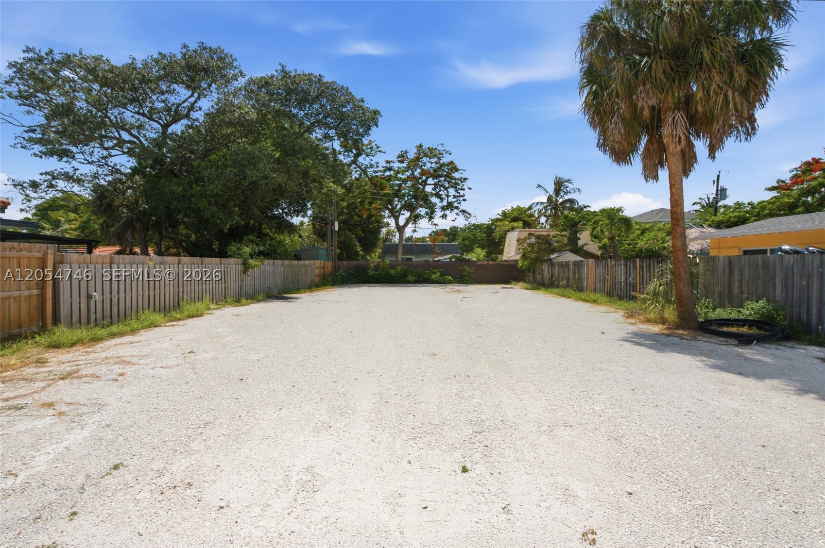 PINE CREST FIRST ADD - Residential