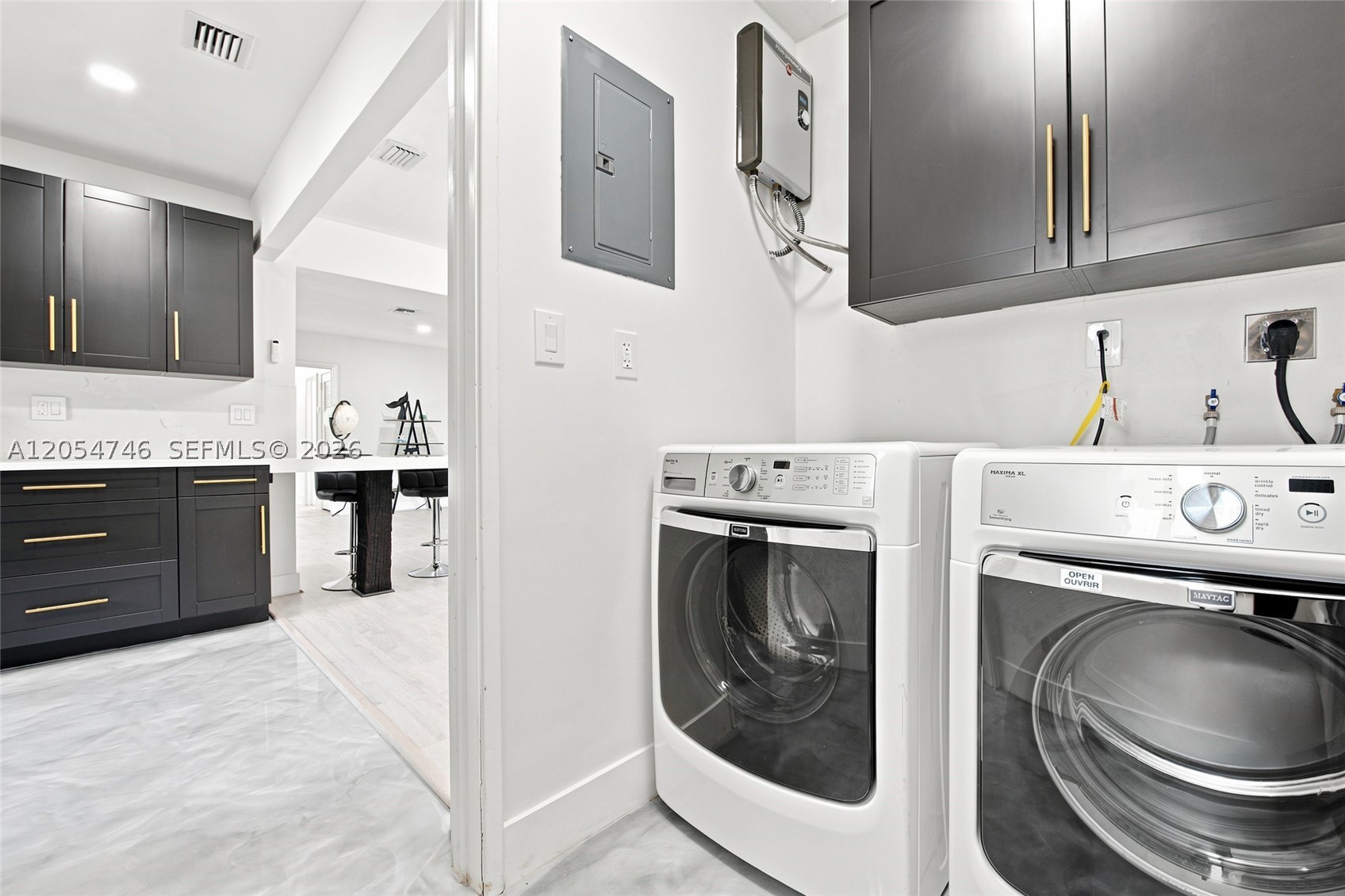 PINE CREST FIRST ADD - Residential