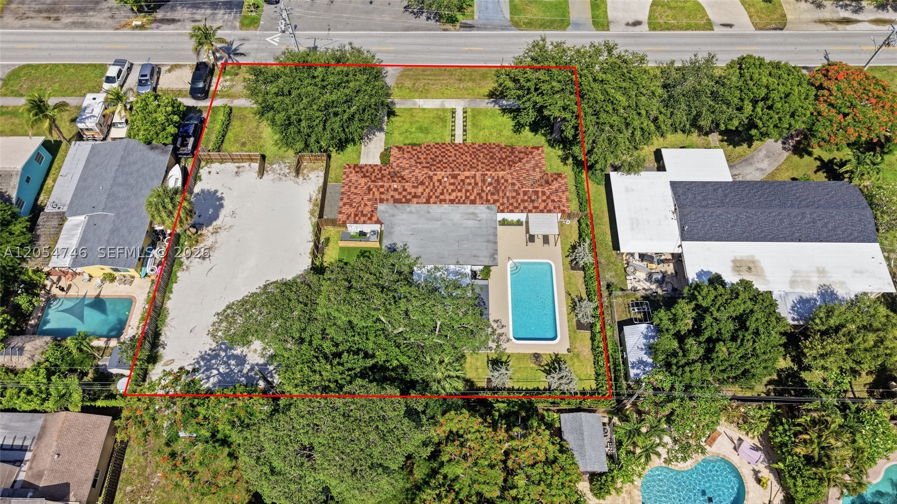 PINE CREST FIRST ADD - Residential