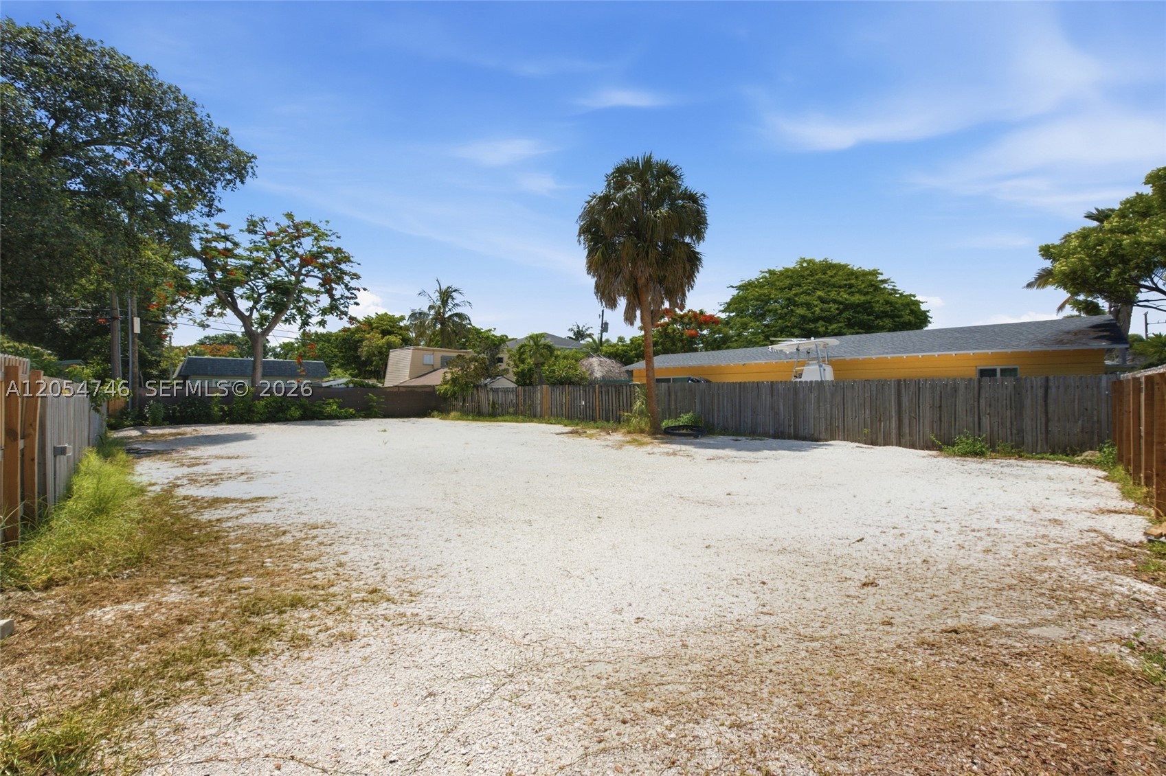 PINE CREST FIRST ADD - Residential