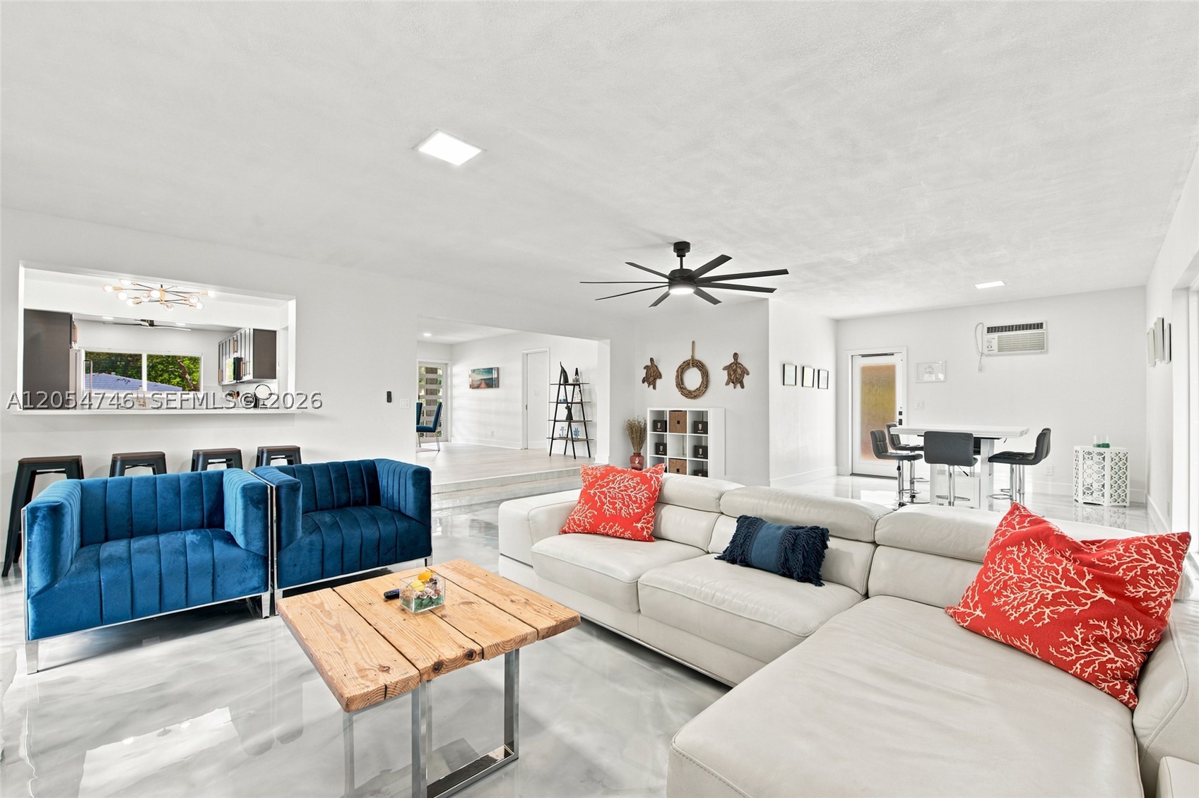 PINE CREST FIRST ADD - Residential