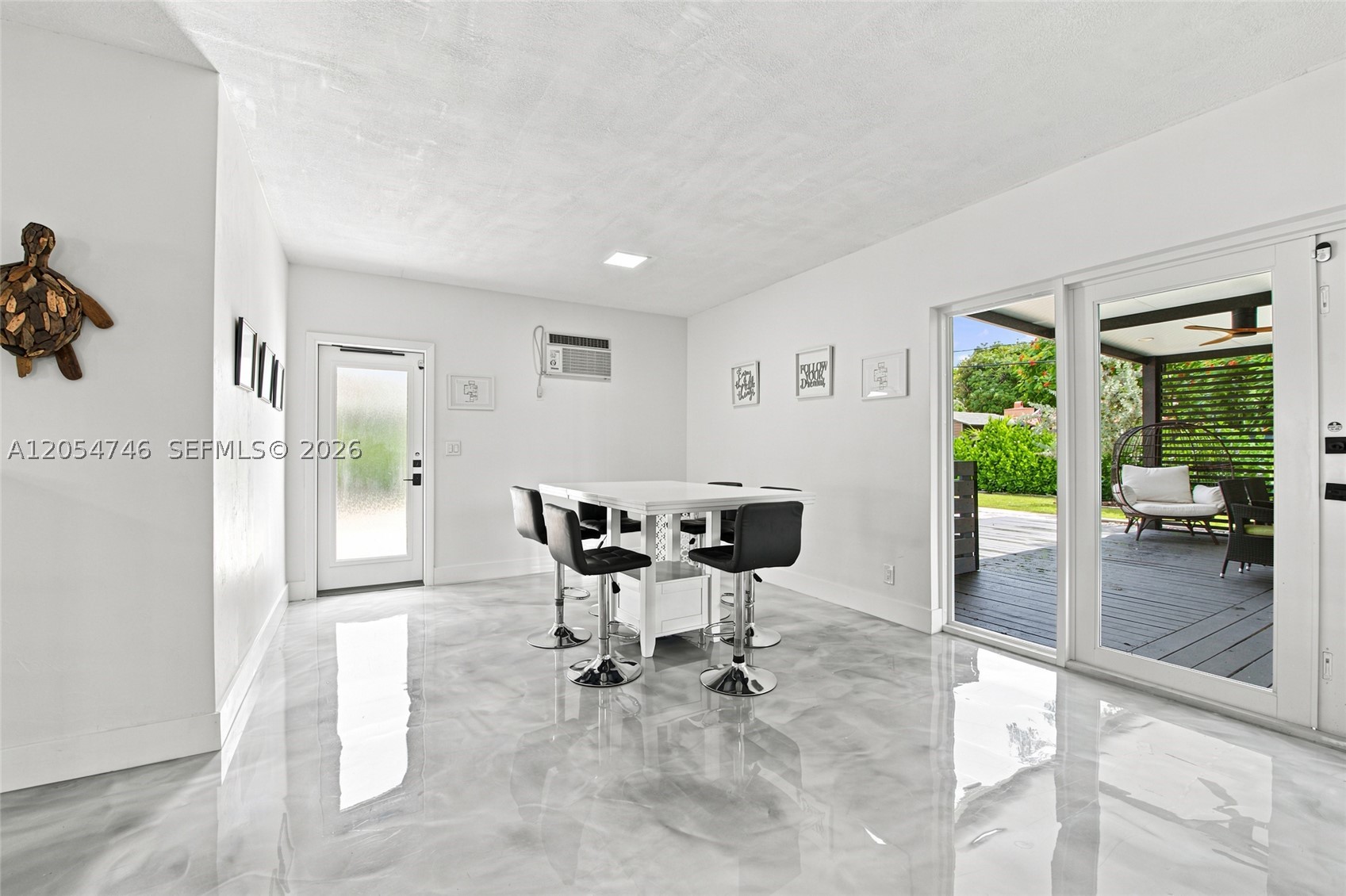 PINE CREST FIRST ADD - Residential