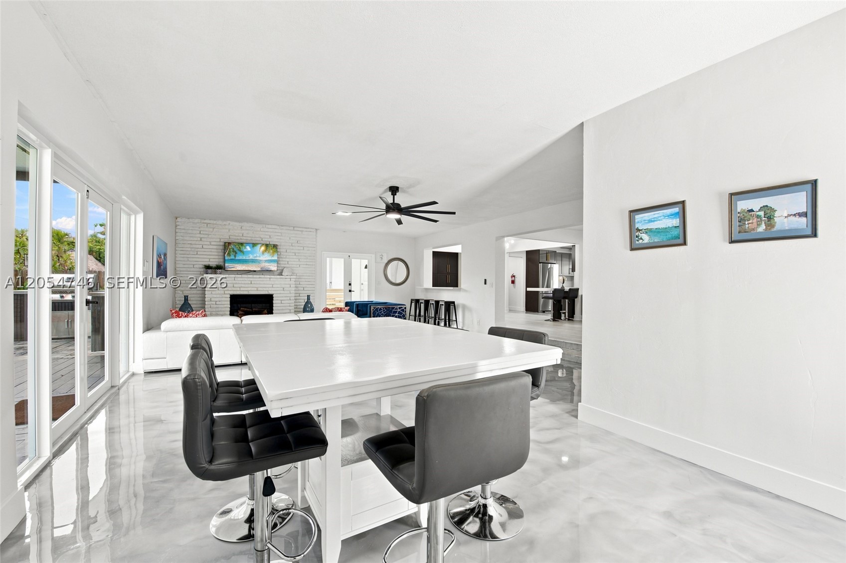 PINE CREST FIRST ADD - Residential