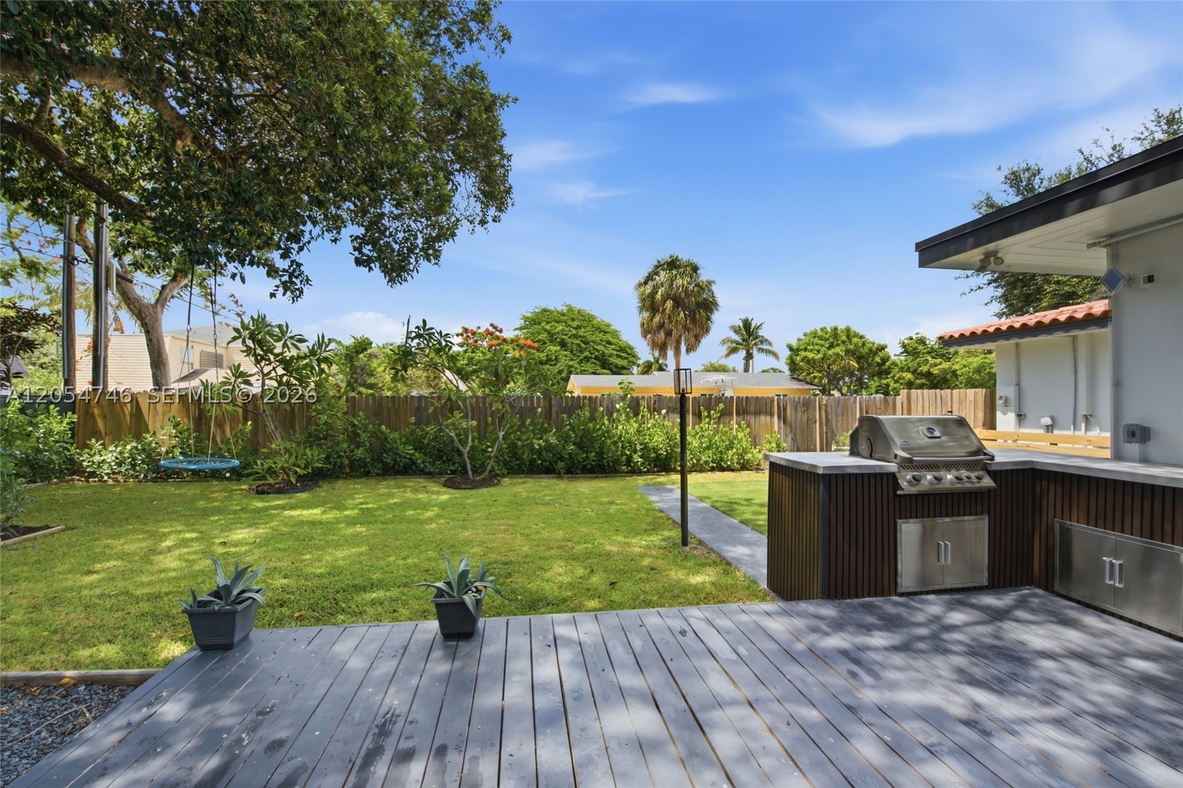 PINE CREST FIRST ADD - Residential