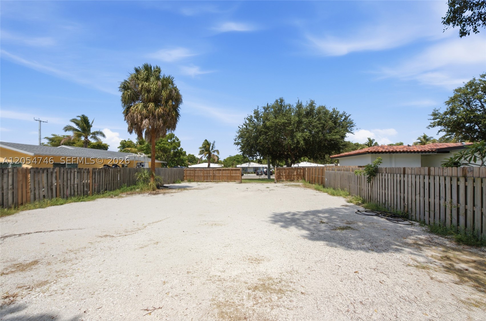 PINE CREST FIRST ADD - Residential