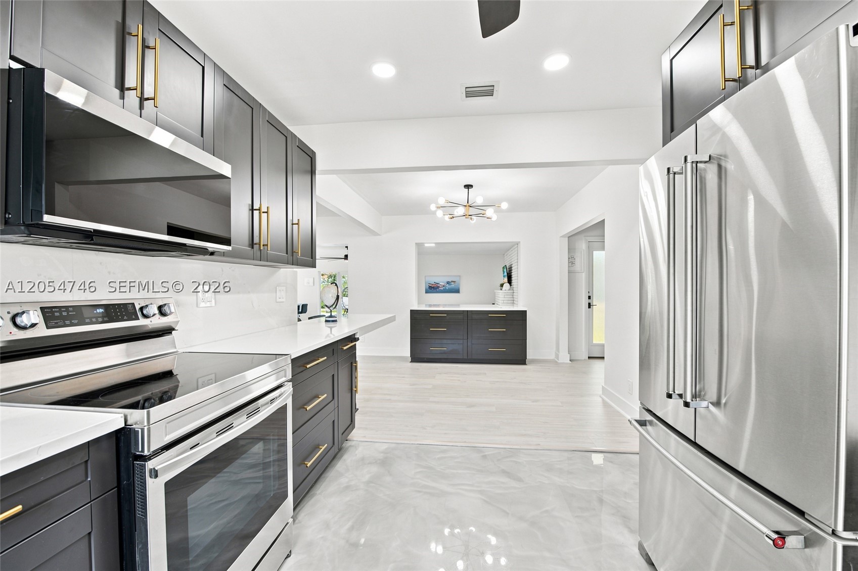 PINE CREST FIRST ADD - Residential