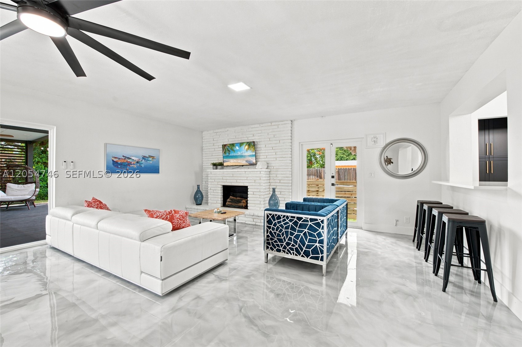 PINE CREST FIRST ADD - Residential