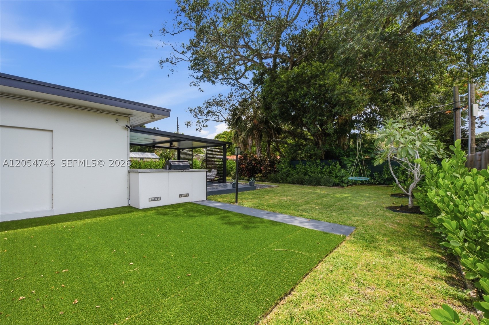 PINE CREST FIRST ADD - Residential