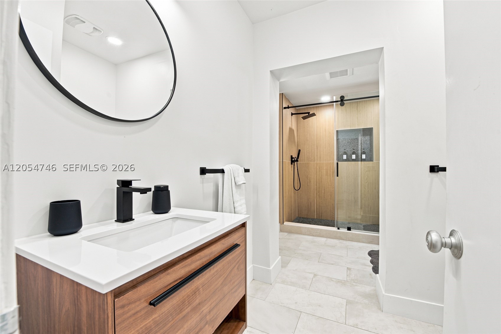 PINE CREST FIRST ADD - Residential