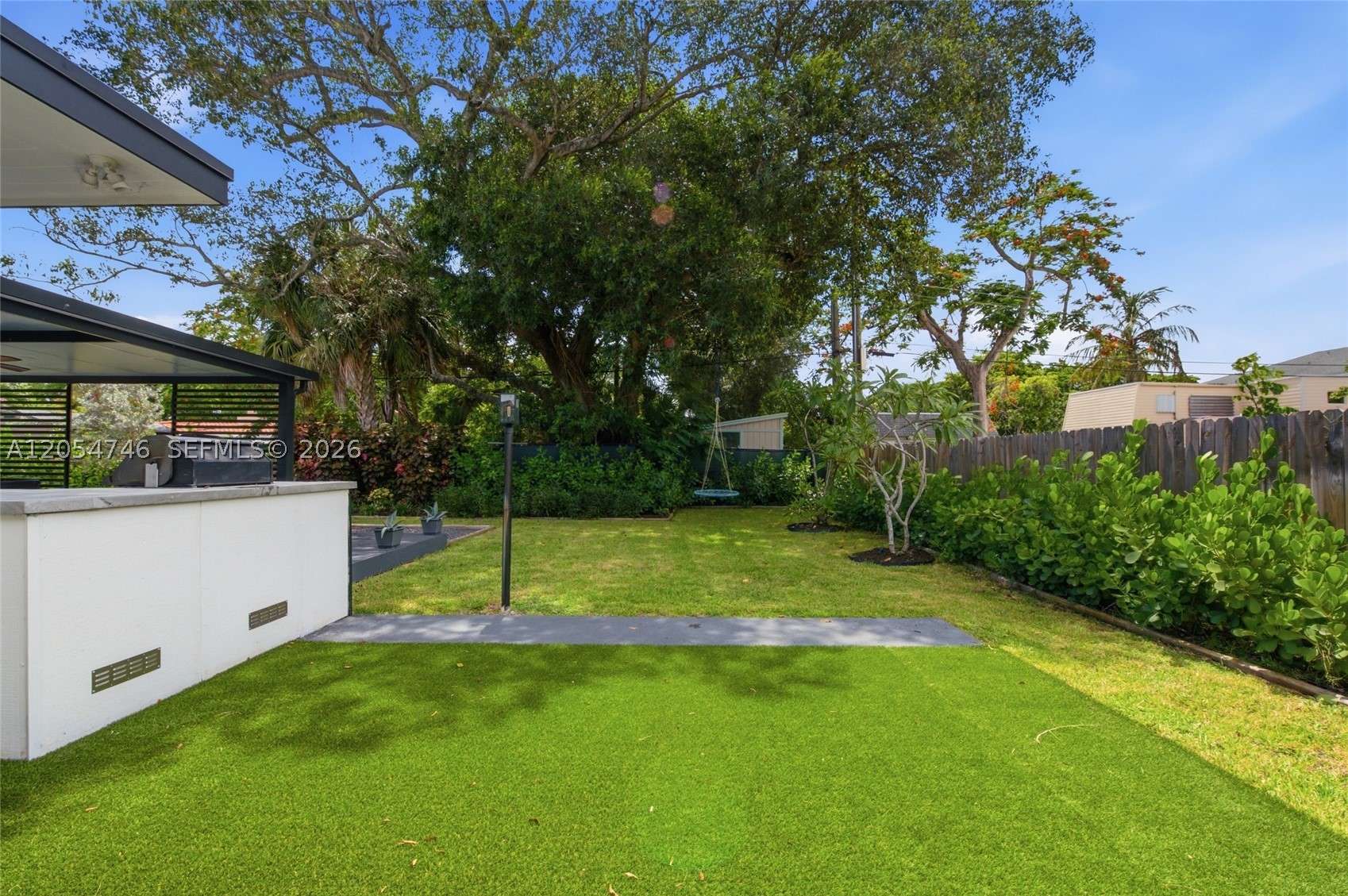 PINE CREST FIRST ADD - Residential