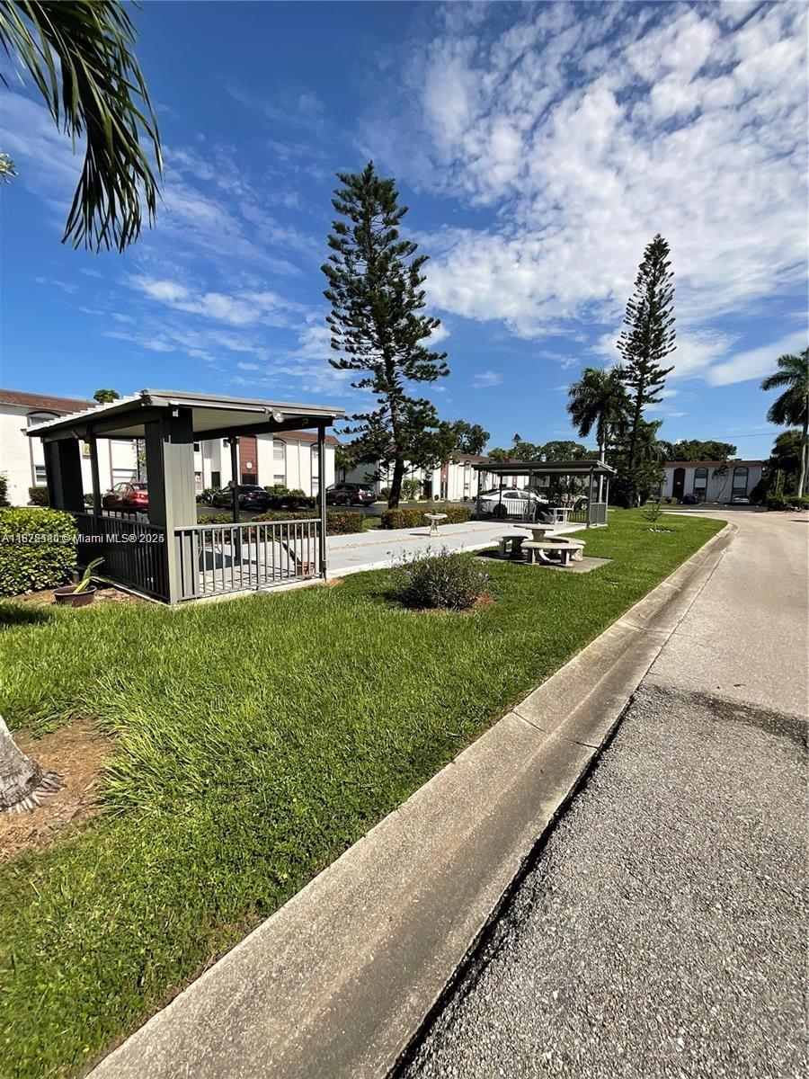 VILLA CAPRI CONDOMINIUM - Residential