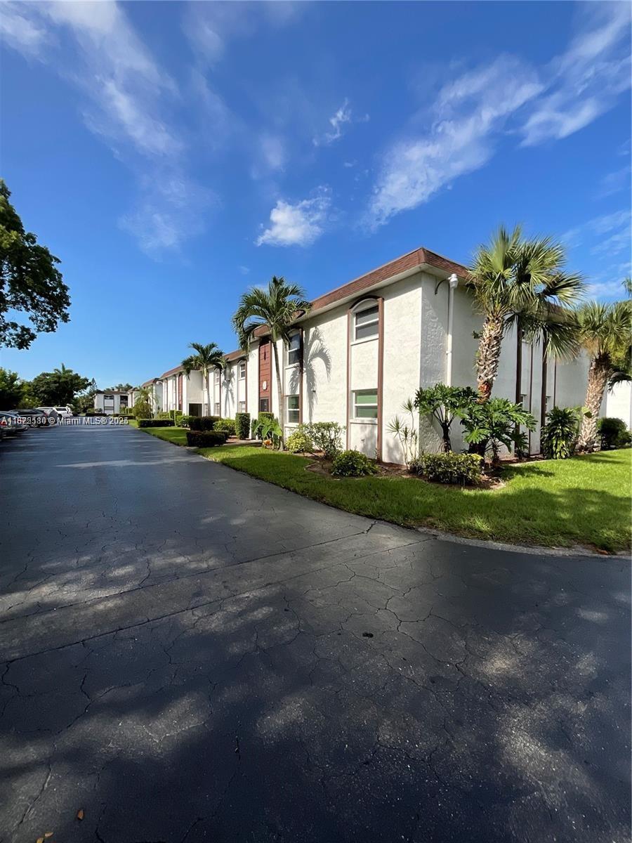 VILLA CAPRI CONDOMINIUM - Residential