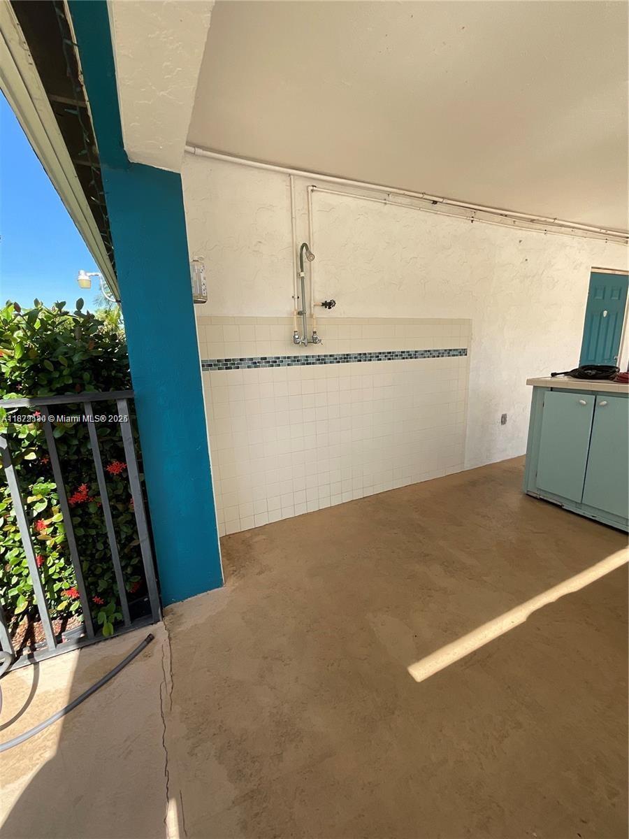 VILLA CAPRI CONDOMINIUM - Residential