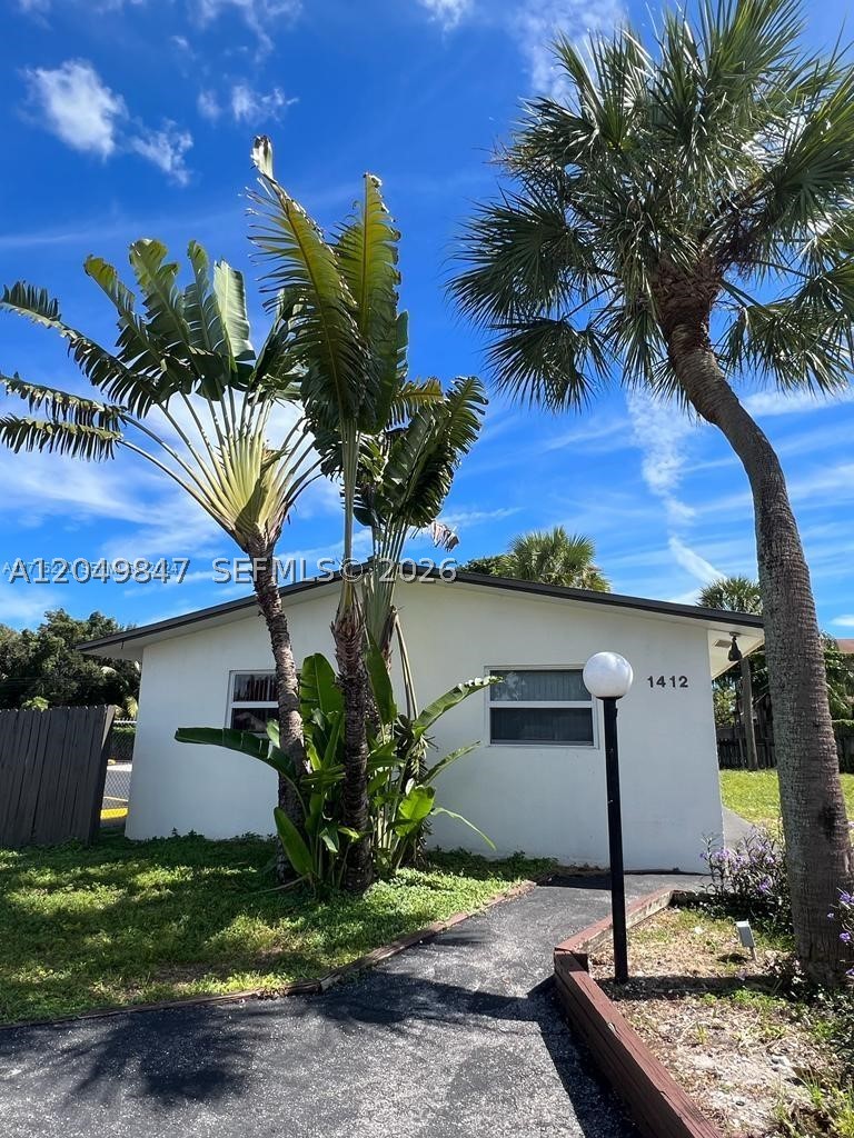COLLIER GROVES - Residential Lease