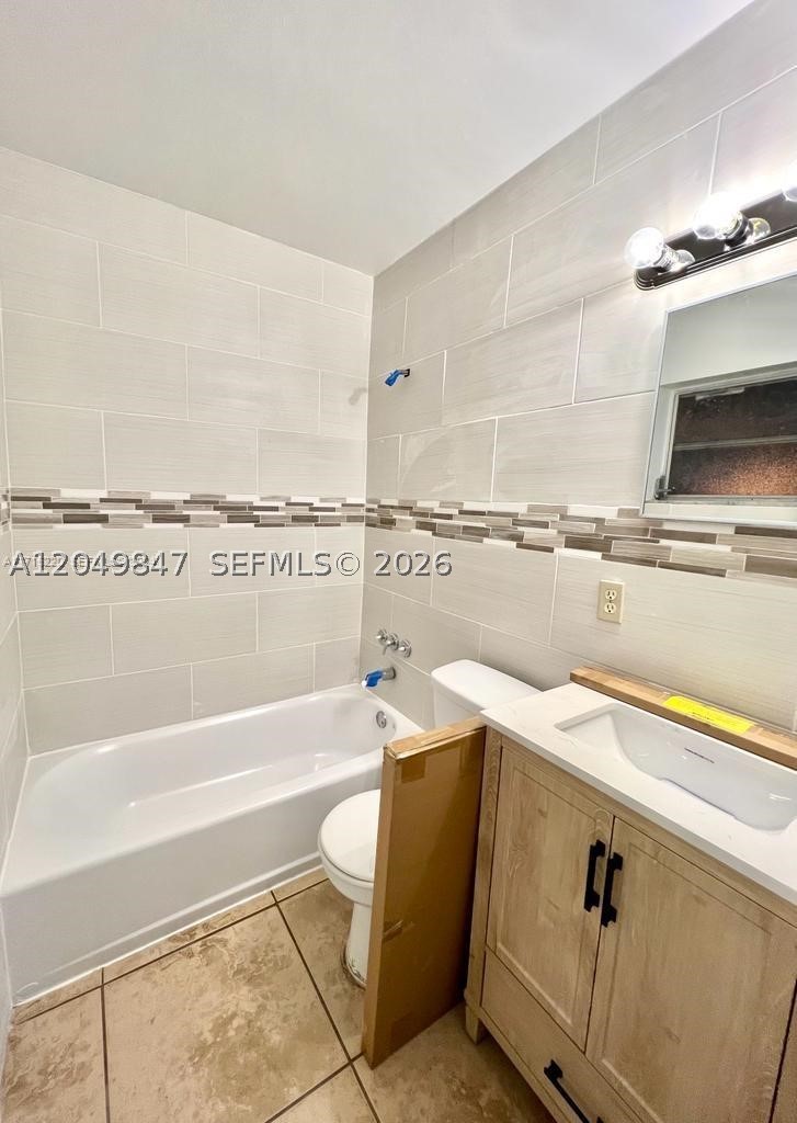 COLLIER GROVES - Residential Lease