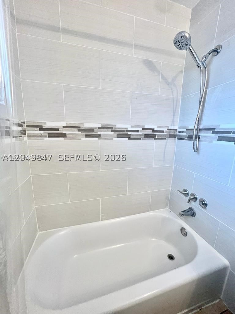 COLLIER GROVES - Residential Lease